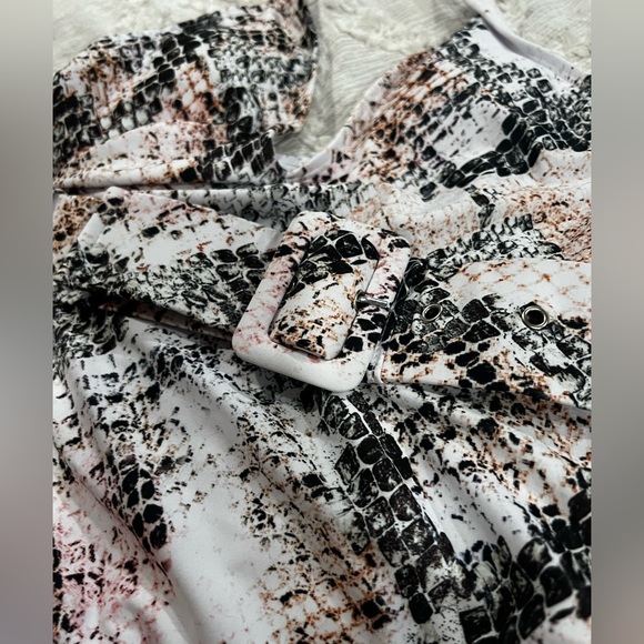 Shein one piece - Picture 2 of 6